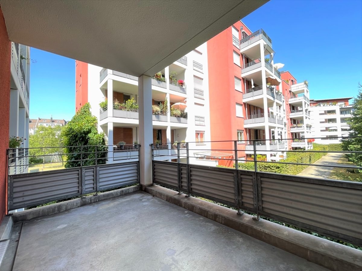 Immobilienangebot - Düsseldorf / Bilk - Alle - Bilk: Gut geschnittene 2-Zimmer Wohnung mit großem Balkon und TG-Stellplatz