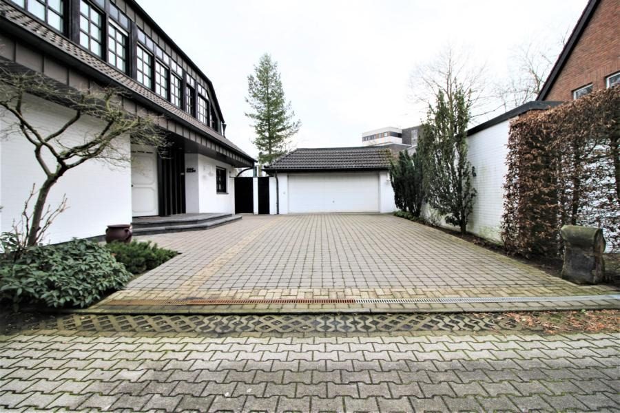 Immobilienangebot - Duisburg / Rahm - Alle - Rahm: Repräsentatives Einfamilien-Architektenhaus mit einzigartiger Fernsicht und Einliegerwohnung!