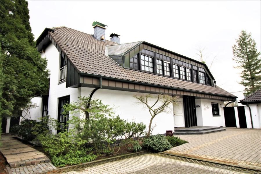 Immobilienangebot - Duisburg / Rahm - Alle - Rahm: Repräsentatives Einfamilien-Architektenhaus mit einzigartiger Fernsicht und Einliegerwohnung!