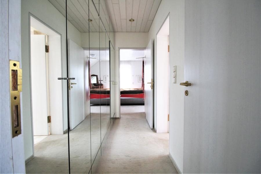 Immobilienangebot - Duisburg / Rahm - Alle - Rahm: Repräsentatives Einfamilien-Architektenhaus mit einzigartiger Fernsicht und Einliegerwohnung!