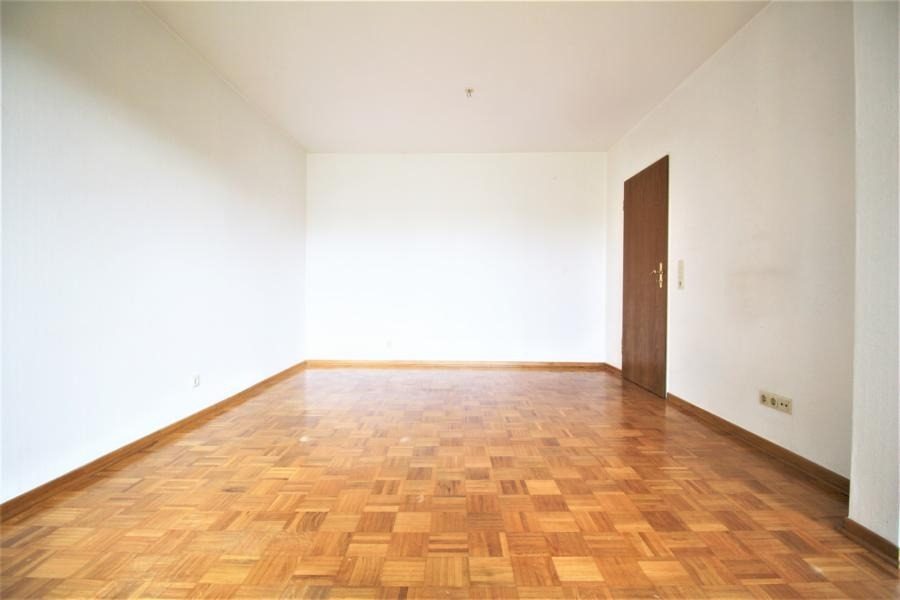 Immobilienangebot - Düsseldorf / Hubbelrath - Alle - Knittkuhl: gut geschnittene 3 Zimmer mit Balkon und TG-Stellplatz!