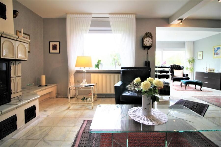 Immobilienangebot - Düsseldorf - Alle - Lierenfeld: Attraktive Doppelhaushälfte mit großem Garten und 2 Garagen