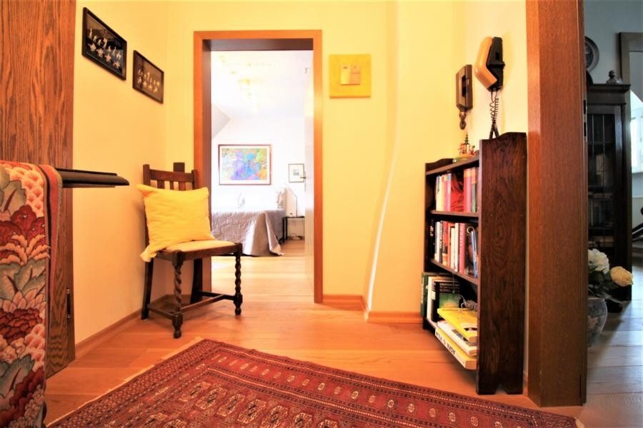 Immobilienangebot - Düsseldorf - Alle - Lierenfeld: Attraktive Doppelhaushälfte mit großem Garten und 2 Garagen