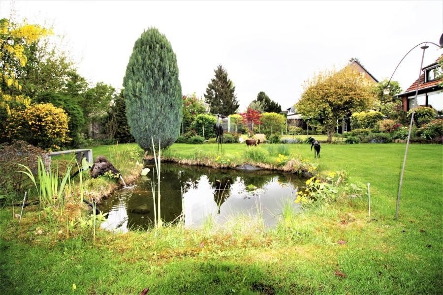 Immobilienangebot - Düsseldorf - Alle - Lierenfeld: Attraktive Doppelhaushälfte mit großem Garten und 2 Garagen
