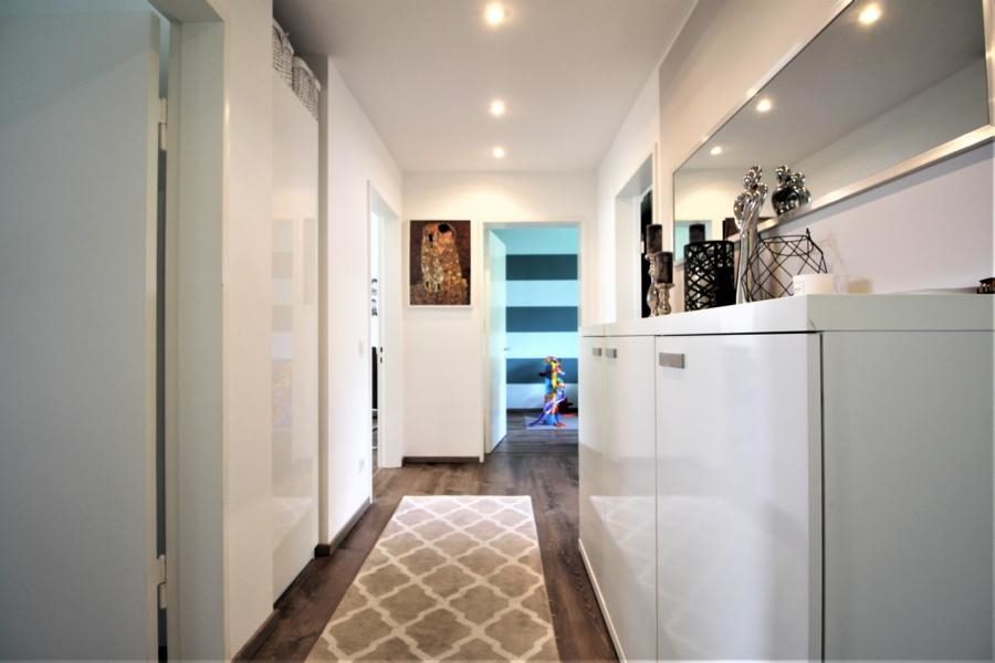 Immobilienangebot - Düsseldorf - Alle - Wersten: sanierte und gut geschnittene 3 Zimmer mit Süd-West-Balkon