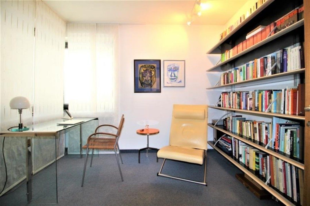 Immobilienangebot - Düsseldorf - Alle - Urdenbach: Attraktive 5 Zimmer mit Terrasse und Garage