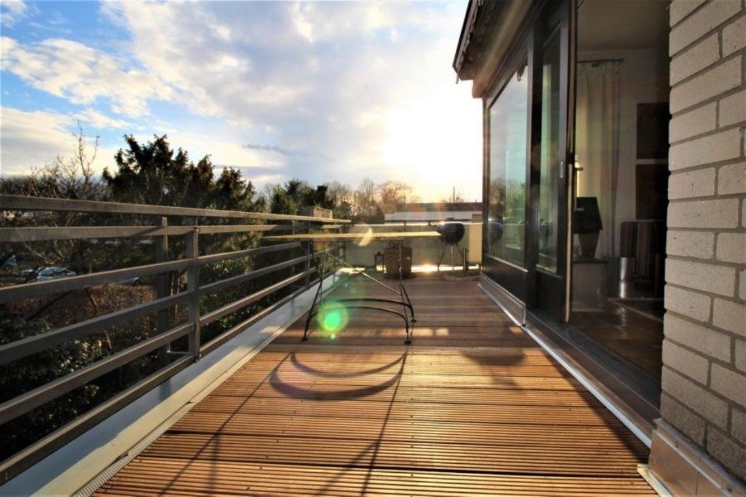 Immobilienangebot - Düsseldorf - Alle - Urdenbach: Attraktive 5 Zimmer mit Terrasse und Garage