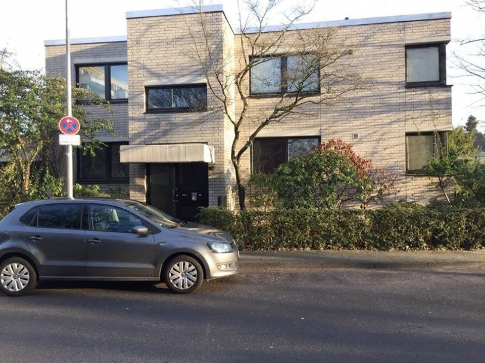 Immobilienangebot - Düsseldorf - Alle - Urdenbach: Attraktive 5 Zimmer mit Terrasse und Garage