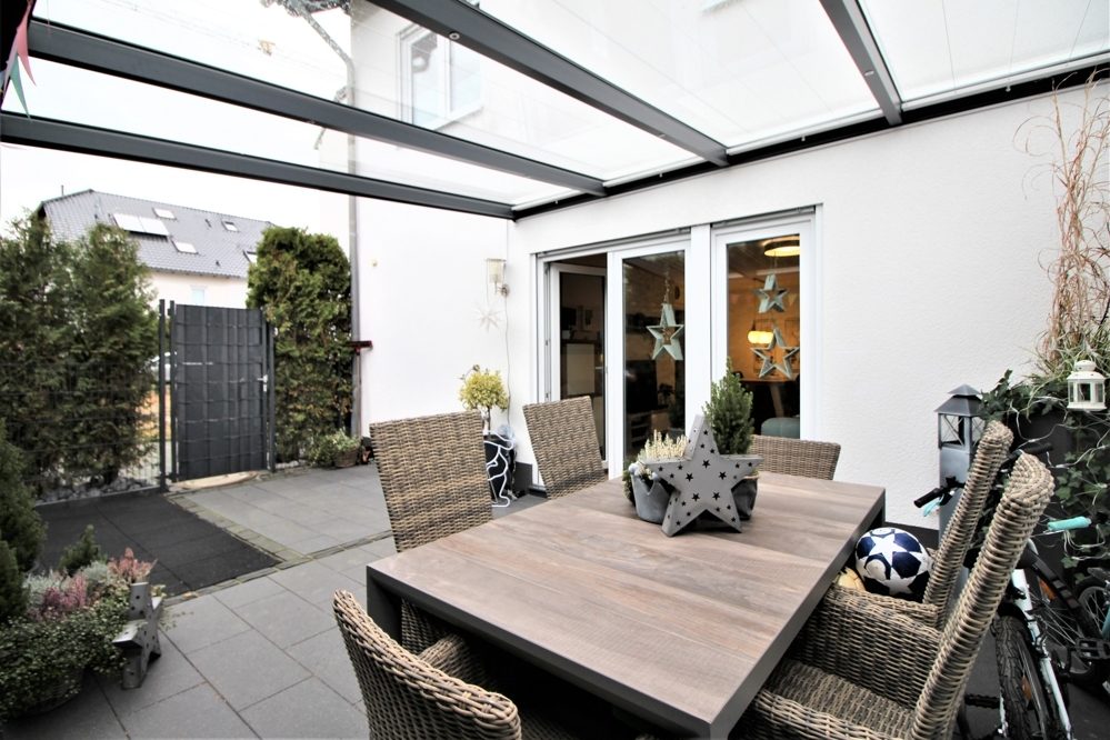 Immobilienangebot - Solingen - Alle - Höhscheid: Neuwertiges und moderne Doppelhaushälfte mit Stellplatz und Terrasse in guter Lage