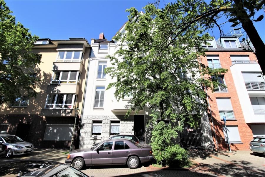 Immobilienangebot - Düsseldorf - Alle - Oberbilk: Sanierungsbedürftige 2-Zimmerwohnung mit Balkon in zentraler Lage