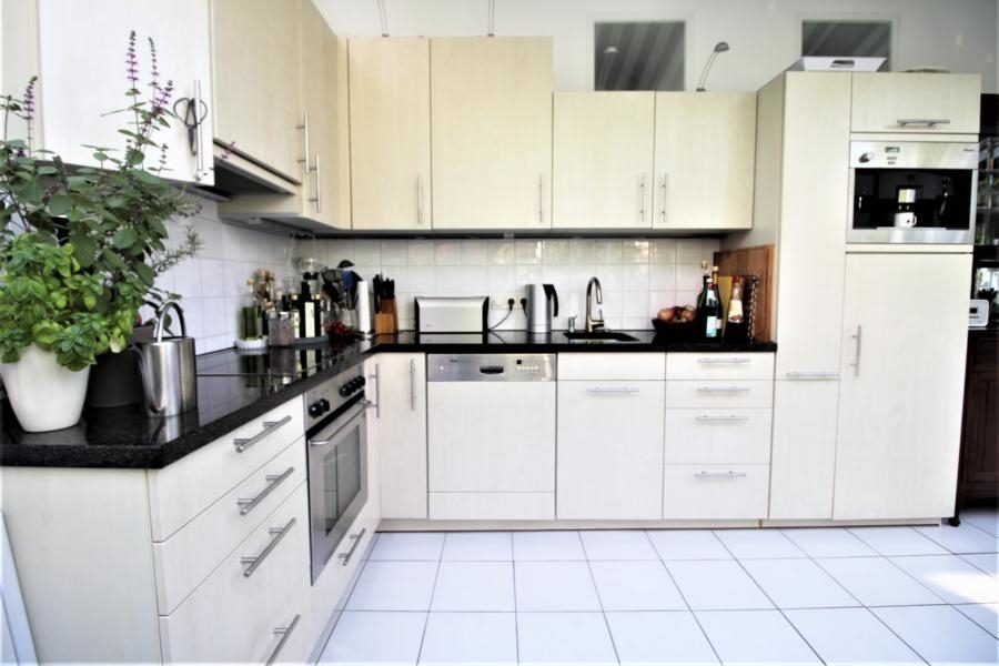 Immobilienangebot - Düsseldorf - Alle - Derendorf: Reihenendhaus als 1- bis 3-Familienhaus in attraktiver Lage mit Garten und Garage!