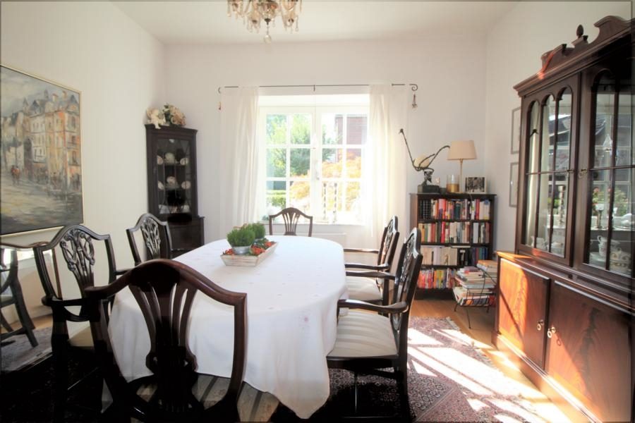 Immobilienangebot - Düsseldorf - Alle - Derendorf: Reihenendhaus als 1- bis 3-Familienhaus in attraktiver Lage mit Garten und Garage!