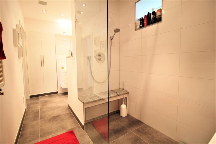 Immobilienangebot - Düsseldorf - Alle - Derendorf: Reihenendhaus als 1- bis 3-Familienhaus in attraktiver Lage mit Garten und Garage!