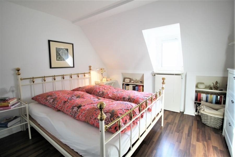 Immobilienangebot - Düsseldorf - Alle - Derendorf: Reihenendhaus als 1- bis 3-Familienhaus in attraktiver Lage mit Garten und Garage!