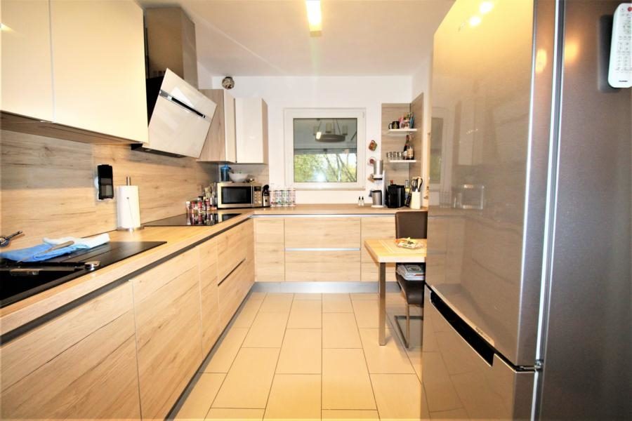 Immobilienangebot - Mönchengladbach - Alle - Attraktive Kapitalanlage: 4 Familienhaus mit großem Garten und 2 Garagen in Rheydt!