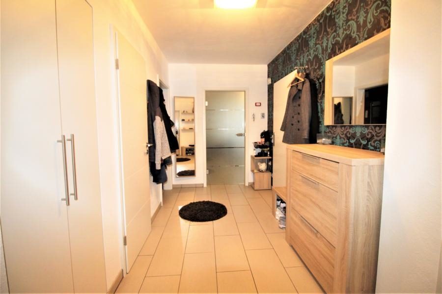 Immobilienangebot - Mönchengladbach - Alle - Attraktive Kapitalanlage: 4 Familienhaus mit großem Garten und 2 Garagen in Rheydt!
