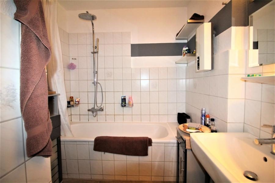Immobilienangebot - Mönchengladbach - Alle - Attraktive Kapitalanlage: 4 Familienhaus mit großem Garten und 2 Garagen in Rheydt!