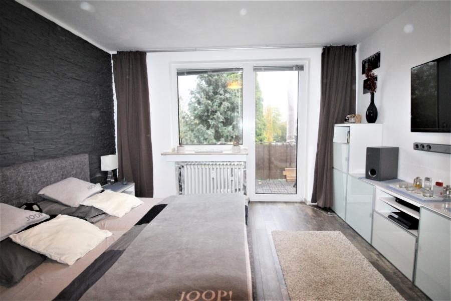 Immobilienangebot - Mönchengladbach - Alle - Attraktive Kapitalanlage: 4 Familienhaus mit großem Garten und 2 Garagen in Rheydt!
