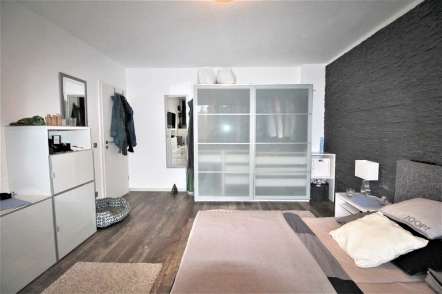 Immobilienangebot - Mönchengladbach - Alle - Attraktive Kapitalanlage: 4 Familienhaus mit großem Garten und 2 Garagen in Rheydt!