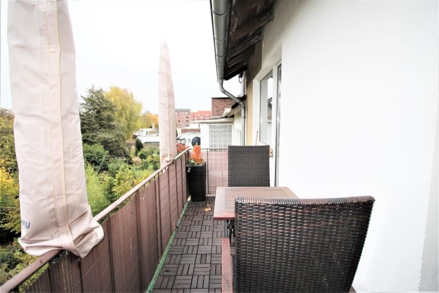 Immobilienangebot - Mönchengladbach - Alle - Attraktive Kapitalanlage: 4 Familienhaus mit großem Garten und 2 Garagen in Rheydt!