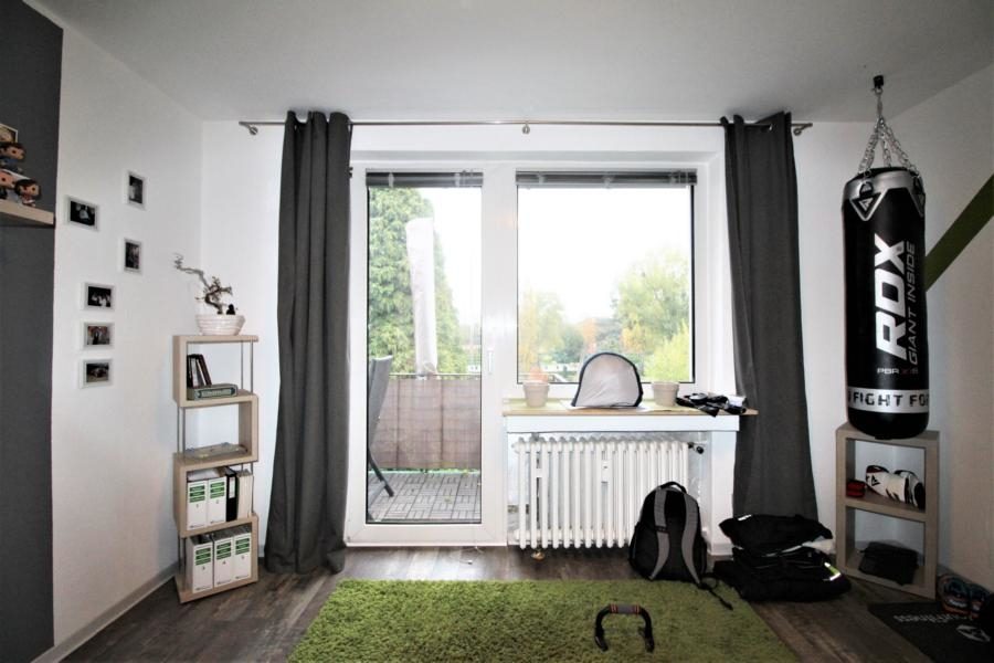 Immobilienangebot - Mönchengladbach - Alle - Attraktive Kapitalanlage: 4 Familienhaus mit großem Garten und 2 Garagen in Rheydt!