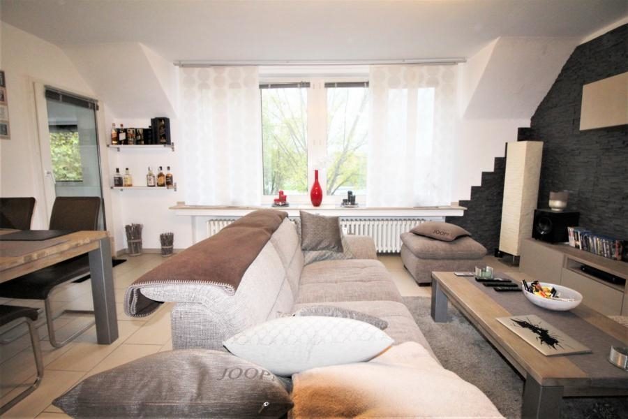 Immobilienangebot - Mönchengladbach - Alle - Attraktive Kapitalanlage: 4 Familienhaus mit großem Garten und 2 Garagen in Rheydt!