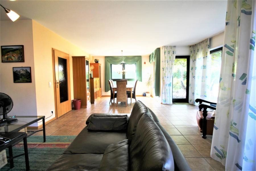 Immobilienangebot - Düsseldorf - Alle - Hellerhof-Ost: Freistehendes und verklinkertes Einfamilienhaus mit großem Garten