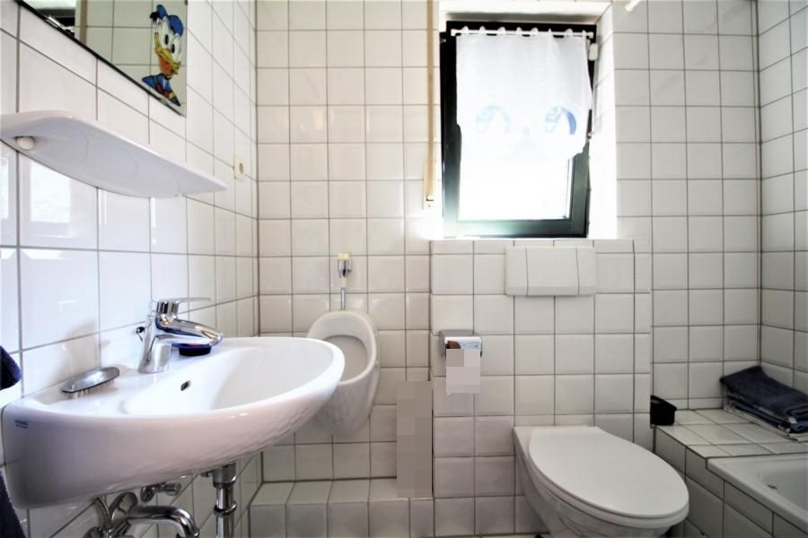 Immobilienangebot - Düsseldorf - Alle - Hellerhof-Ost: Freistehendes und verklinkertes Einfamilienhaus mit großem Garten
