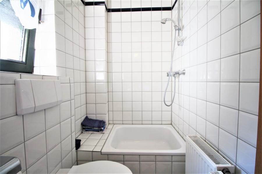 Immobilienangebot - Düsseldorf - Alle - Hellerhof-Ost: Freistehendes und verklinkertes Einfamilienhaus mit großem Garten