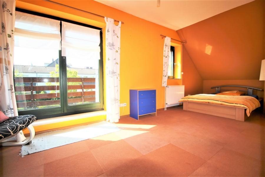 Immobilienangebot - Düsseldorf - Alle - Hellerhof-Ost: Freistehendes und verklinkertes Einfamilienhaus mit großem Garten