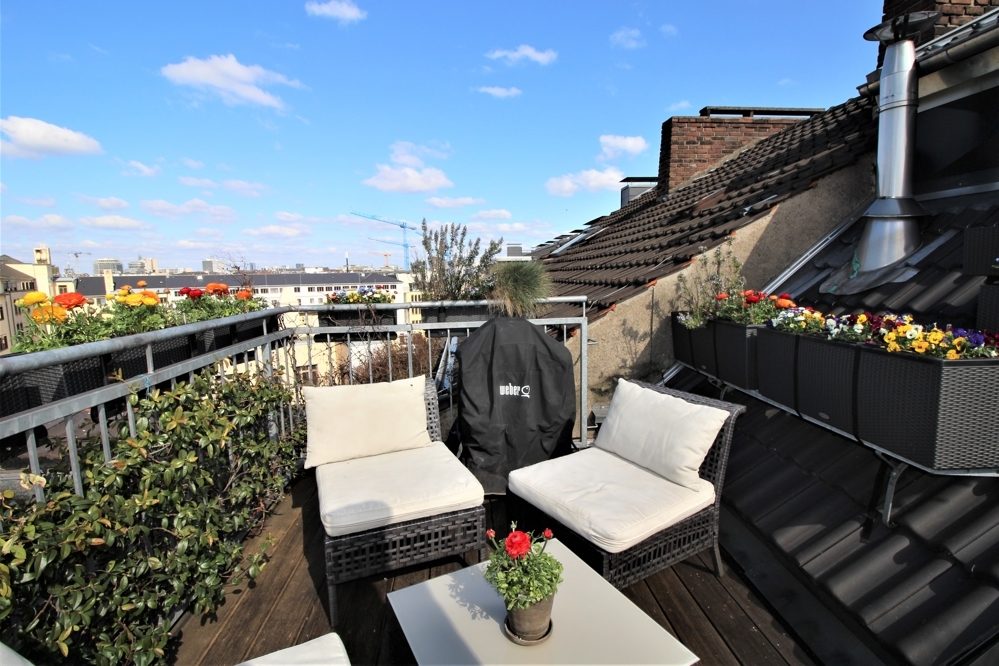 Immobilienangebot - Düsseldorf - Alle - Friedrichstadt: schöne 3,5 - Zimmer- Altbau Maisonettewohnung mit Dachterrasse in zentraler Lage