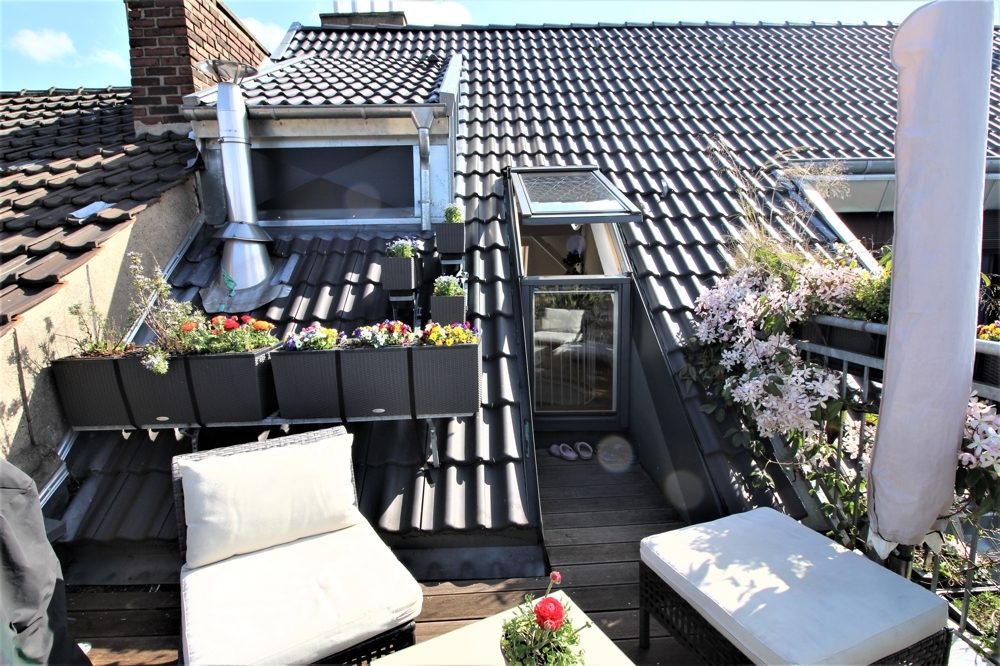 Immobilienangebot - Düsseldorf - Alle - Friedrichstadt: schöne 3,5 - Zimmer- Altbau Maisonettewohnung mit Dachterrasse in zentraler Lage