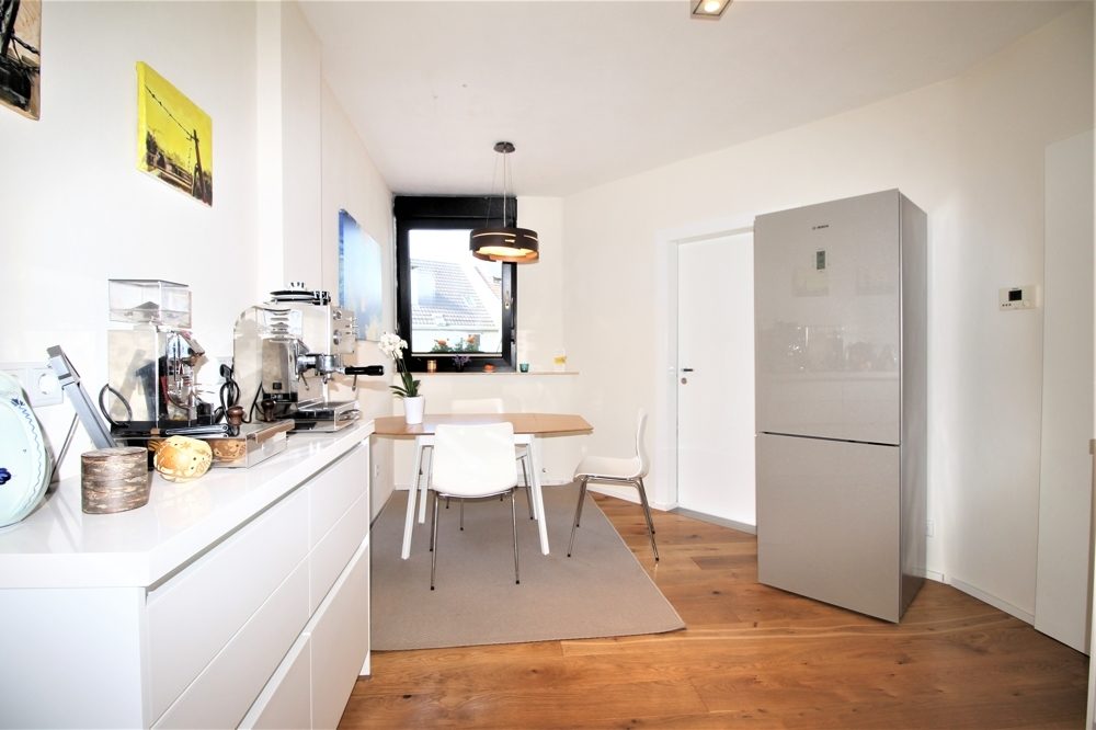 Immobilienangebot - Düsseldorf - Alle - Friedrichstadt: schöne 3,5 - Zimmer- Altbau Maisonettewohnung mit Dachterrasse in zentraler Lage