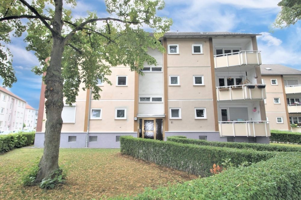 Immobilienangebot - Düsseldorf / Unterrath - Alle - Unterrath: Sanierungsbedürftige 2 Zimmerwohnung mit Balkon in ruhiger Lage