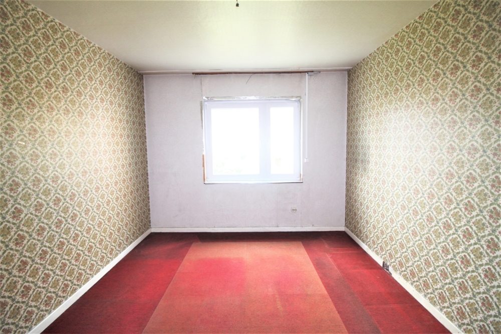 Immobilienangebot - Düsseldorf / Unterrath - Alle - Unterrath: Sanierungsbedürftige 2 Zimmerwohnung mit Balkon in ruhiger Lage
