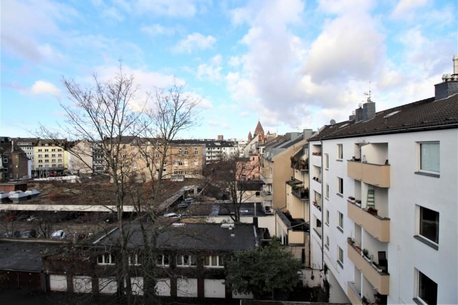 Immobilienangebot - Düsseldorf / Pempelfort - Alle - Pempelfort: attraktive 3-Zimmer-Maisonettewohnung im Dachgeschoss mit Terrasse in sehr guter Lage