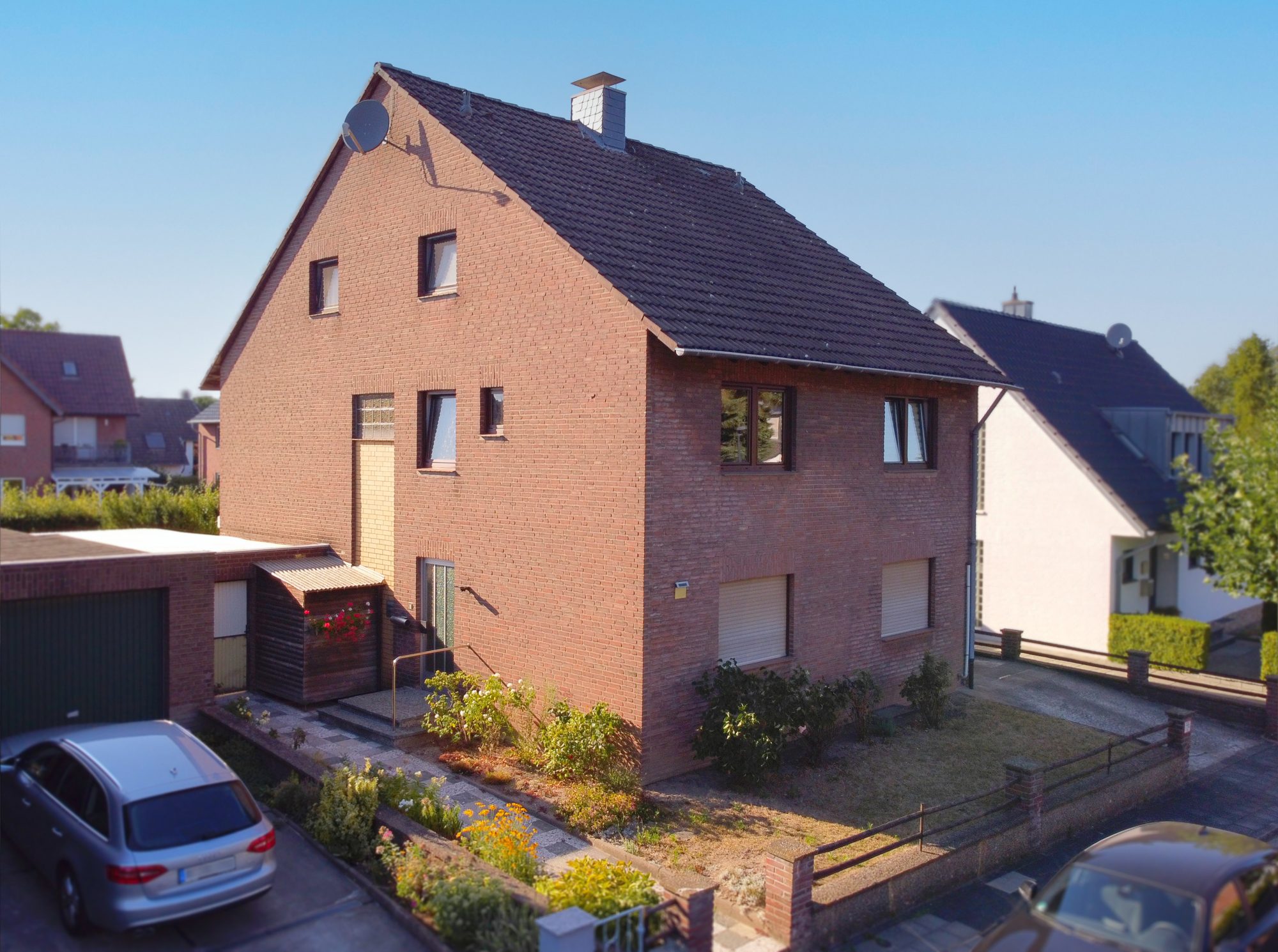 Immobilienangebot - Meerbusch / Lank-Latum - Alle - Lank-Latum: attraktives Dreifamilienhaus mit Garten in ruhiger Lage