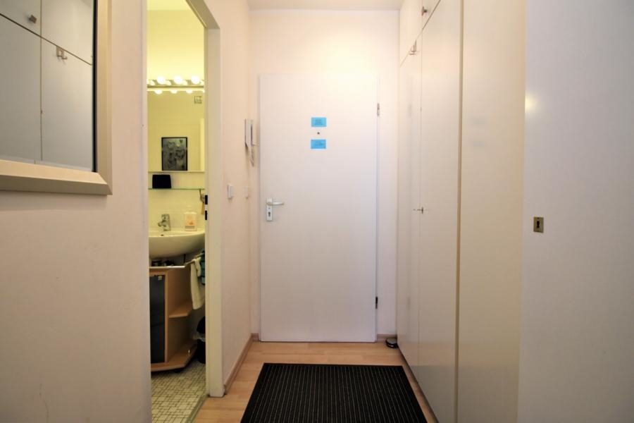 Immobilienangebot - Düsseldorf / Lohausen - Alle - Kapitalanleger/Eigenutzer: Apartment mit Balkon und TG-Stellplatz in ruhiger Lage nahe Messe