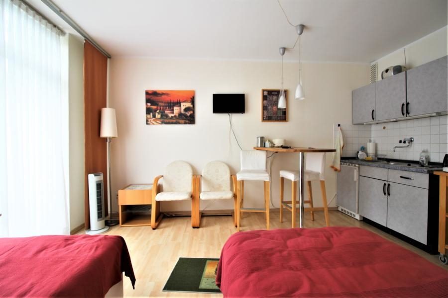 Immobilienangebot - Düsseldorf / Lohausen - Alle - Kapitalanleger/Eigenutzer: Apartment mit Balkon und TG-Stellplatz in ruhiger Lage nahe Messe
