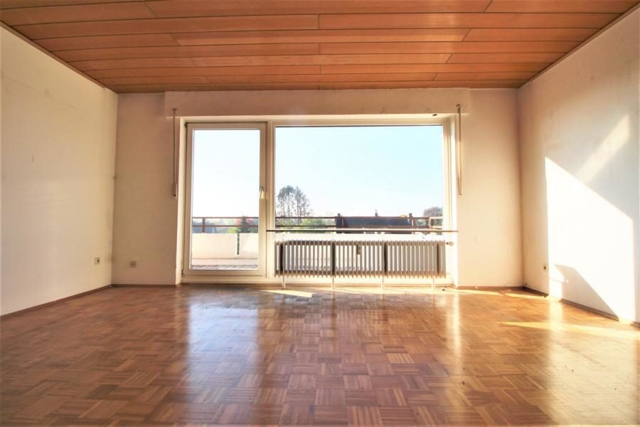 Immobilienangebot - Kaarst - Alle - Attraktiv als Anlage/ für Eigennutzer: Renovierungsbedürftige 3 Zimmer mit Balkon und Garage