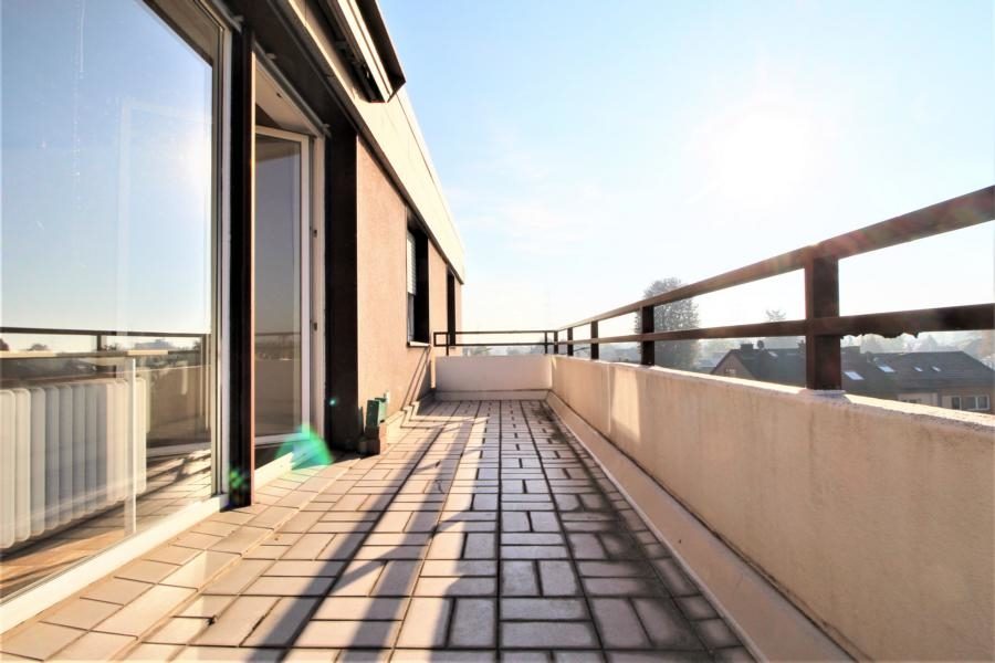 Immobilienangebot - Kaarst - Alle - Attraktiv als Anlage/ für Eigennutzer: Renovierungsbedürftige 3 Zimmer mit Balkon und Garage