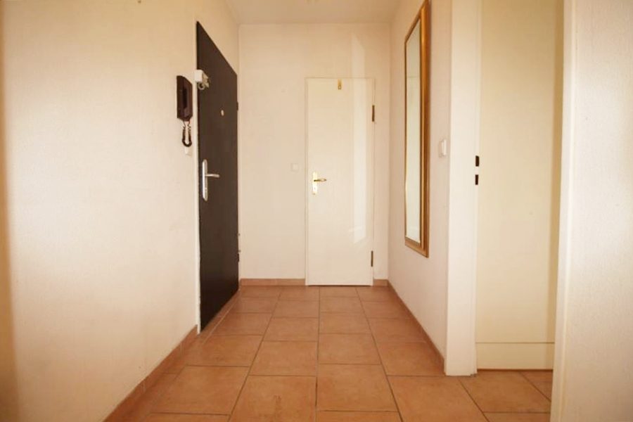 Immobilienangebot - Düsseldorf / Stockum - Alle - Stockum: helle 3 Zimmerwohnung mit großem Sonnenbalkon