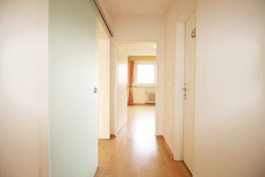 Immobilienangebot - Düsseldorf / Stockum - Alle - Stockum: helle 3 Zimmerwohnung mit großem Sonnenbalkon