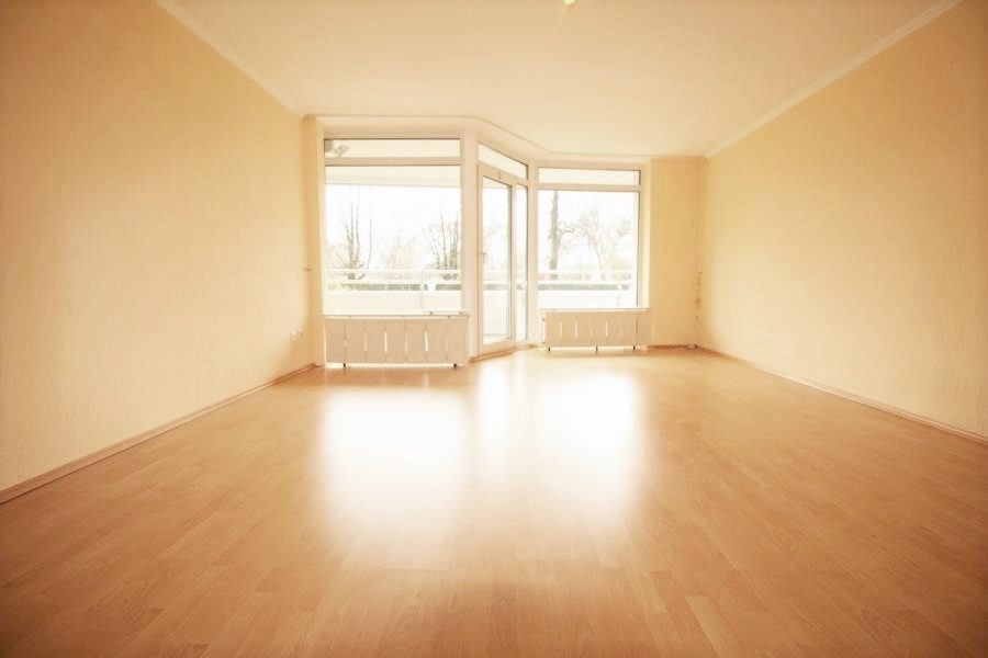 Immobilienangebot - Düsseldorf / Stockum - Alle - Stockum: helle 3 Zimmerwohnung mit großem Sonnenbalkon