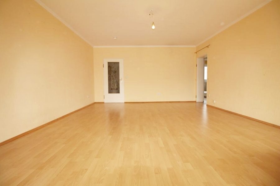Immobilienangebot - Düsseldorf / Stockum - Alle - Stockum: helle 3 Zimmerwohnung mit großem Sonnenbalkon