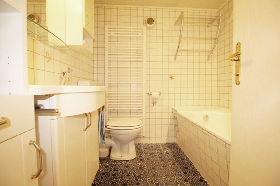 Immobilienangebot - Düsseldorf / Stockum - Alle - Stockum: helle 3 Zimmerwohnung mit großem Sonnenbalkon