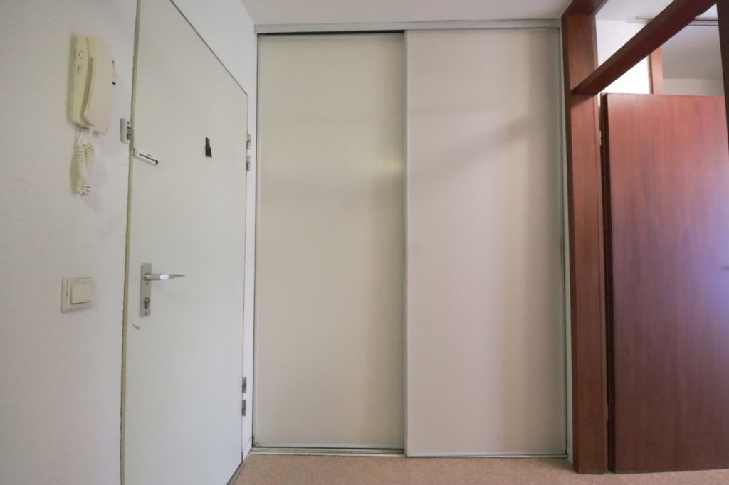 Immobilienangebot - Erkrath - Alle - leerstehende und helle 1-Zimmer mit Balkon, Schwimmbad und Sauna in Erkrath-Unterfeldhaus