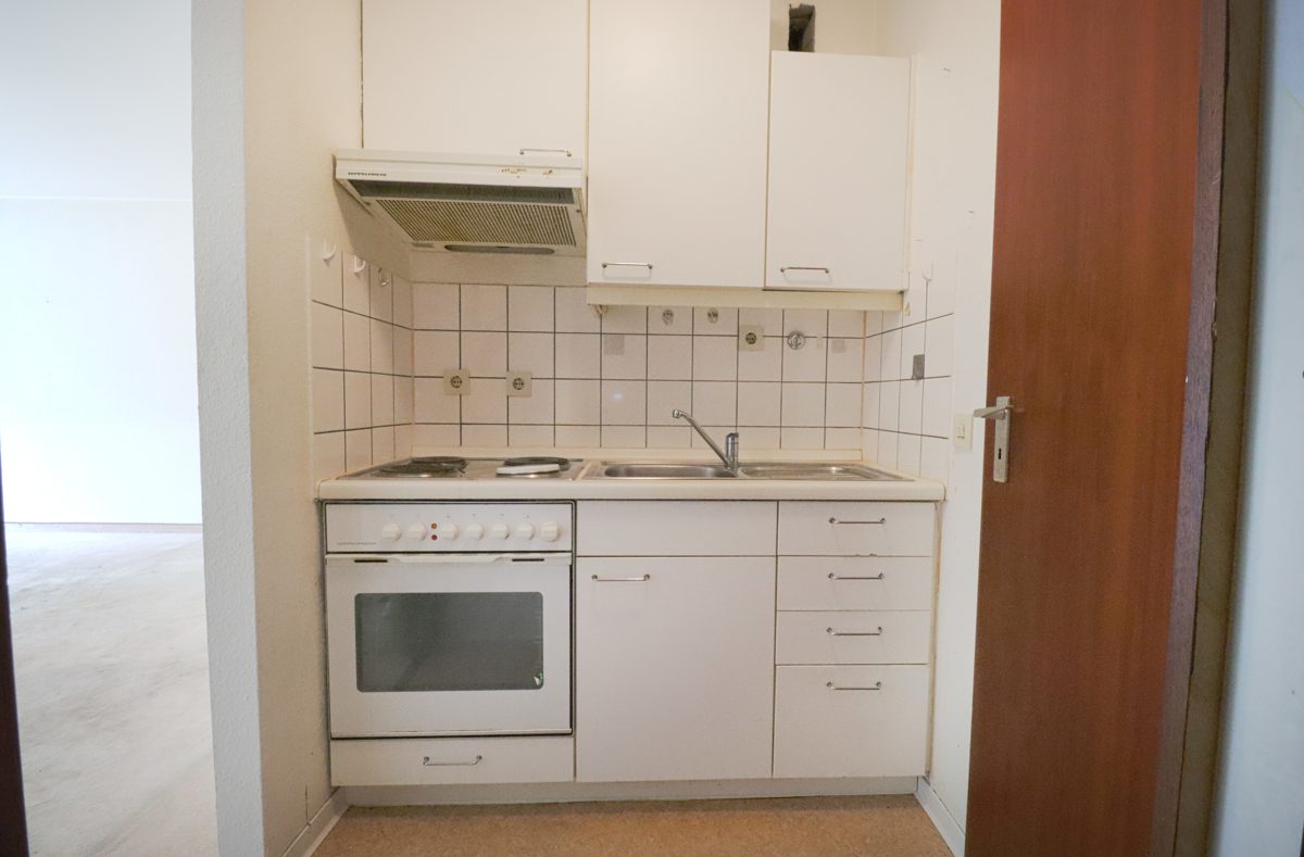 Immobilienangebot - Erkrath - Alle - leerstehende und helle 1-Zimmer mit Balkon, Schwimmbad und Sauna in Erkrath-Unterfeldhaus