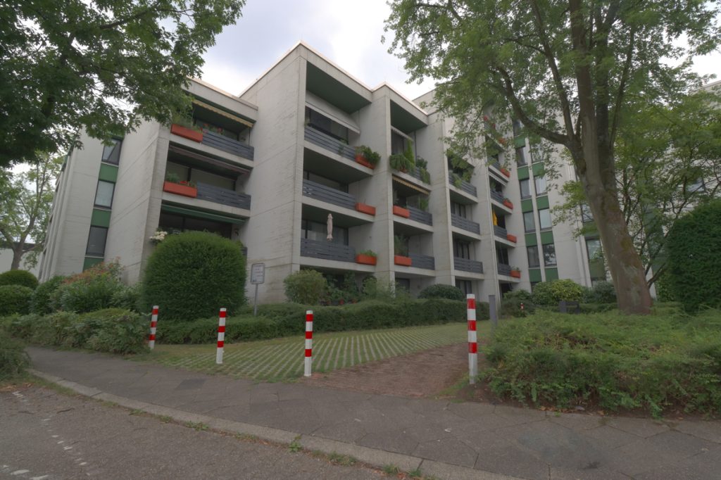 Immobilienangebot - Erkrath - Alle - leerstehende und helle 1-Zimmer mit Balkon, Schwimmbad und Sauna in Erkrath-Unterfeldhaus