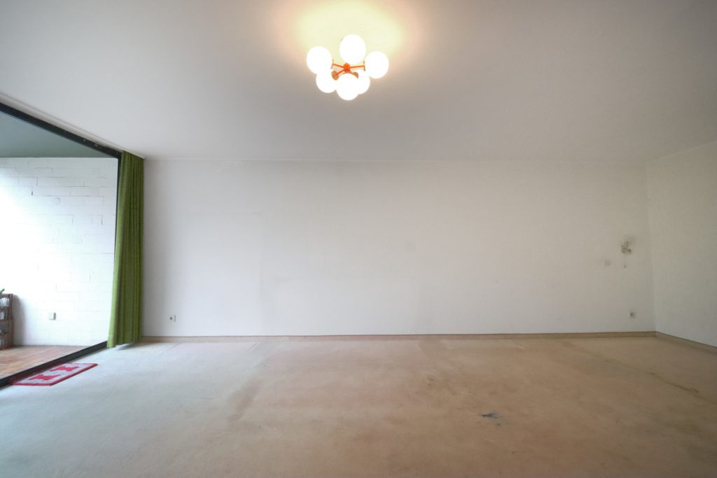 Immobilienangebot - Erkrath - Alle - leerstehende und helle 1-Zimmer mit Balkon, Schwimmbad und Sauna in Erkrath-Unterfeldhaus